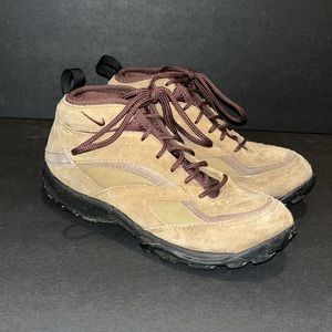 Nike Brown/Maroon Suede Ankle Lace Up Boots Sz 6.5